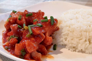 ไส้กรอกน้ำแดง(ราดข้าว)