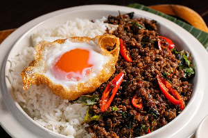 กระเพราเนื้อ အမဲသား ကပ္ပောင်း