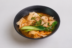 เกี๊ยวน้ำซุปหม่าล่า 馄饨麻辣汤 