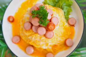 ข้าวไข่ข้น ไส้กรอก