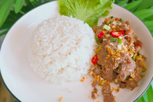 หมูชิ้น ผัดพริกเกลือ
