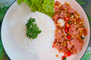 เบคอน ผัดพริกเกลือ