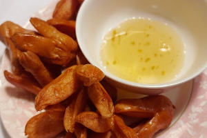 ไส้กรอกทอด 炸脆皮肠  fried sausage