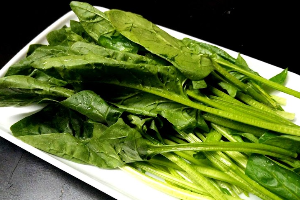 ผักปวยเล๊ง 菠菜 Chinese Spinach