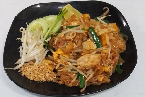 ผัดไทยไก่	ប៉ាតថៃសាច់មាន់	Pad Thai with Chicken 