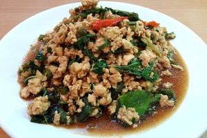 ผัดกะเพราหมูเป็นกับ	​ឆាម្រះព្រៅសាច់ជ្រូក(ម្ហូប​)	Stir Fried Basil with Pork