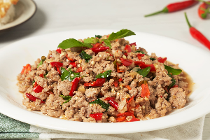 ผัดกะเพราเนื้อเป็นกับ	​ឆាម្រះព្រៅសាច់គោ (ម្ហូប​)	Stir Fried Basil with Beef 