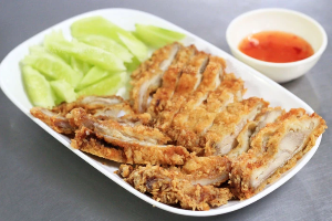 ไก่ทอดเป็นกับ	​មាន់បំពង  (ម្ហូប​)	Fried Chicken