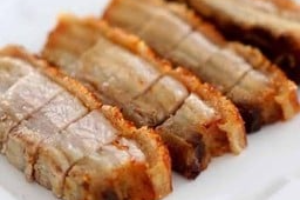 หมูกรอบเป็นกับ	សាច់ជ្រូកបីជាន់បំពង	Crispy Pork Belly
