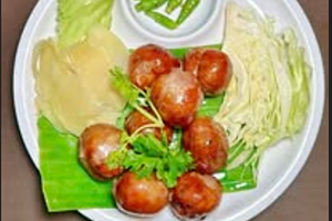 ไส้กรอกอีสาน	សាច់ក្រកឦសាន	Isan Sour Sausage 