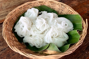 ขนมจีน	នំបញ្ចុក	Kanom Jeen