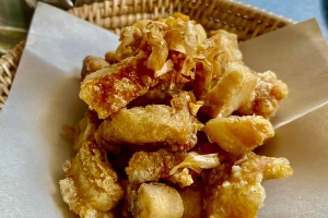 กากหมู	ស្បែកជ្រូកបំពង	Crispy  Fried Crackling Pork
