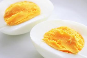ไข่ต้ม	ពងស្ងោរ 	Boiled egg