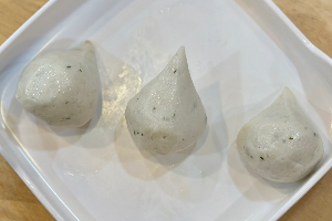 คริสตัลไข่ปลา / CRYSTAL BALL WITH FISH EGG
