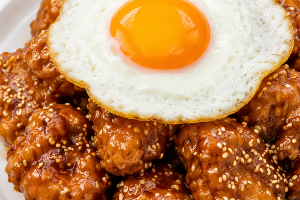 ไก่ทอดปรุงรส + ไข่ดาว