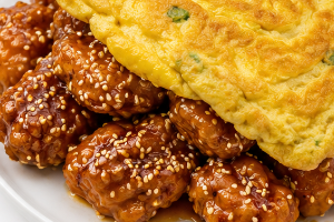 ไก่ทอดปรุงรส + ไข่เจียวบุฟเฟ่ต์