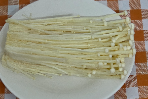 เห็ดเข็มทอง