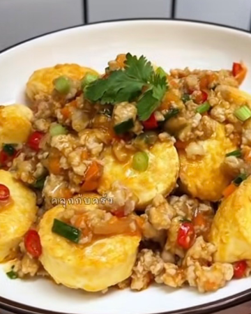 ผัดเต้าหู้ทรงเครื่อง (กับข้าว)
