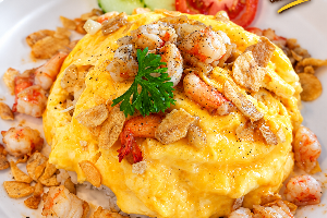 ข้าวกุ้งกระเทียมไข่ข้น